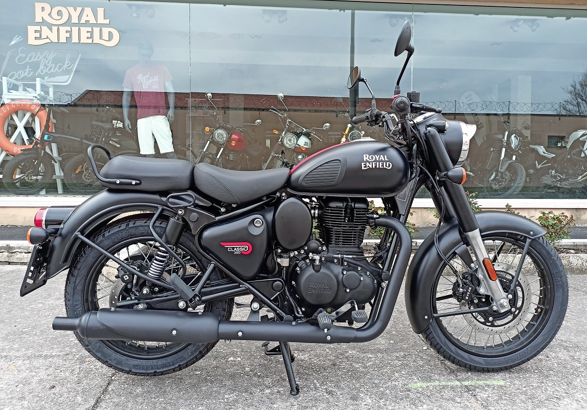 Royal Enfield Classic 350 Dark Stealth Black