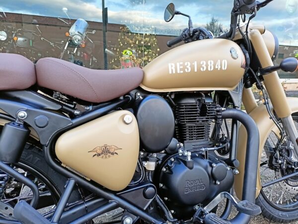 Royal Enfield Classic 350 Dark Stealth Black - Km0 - Finanziabile - immagine 3