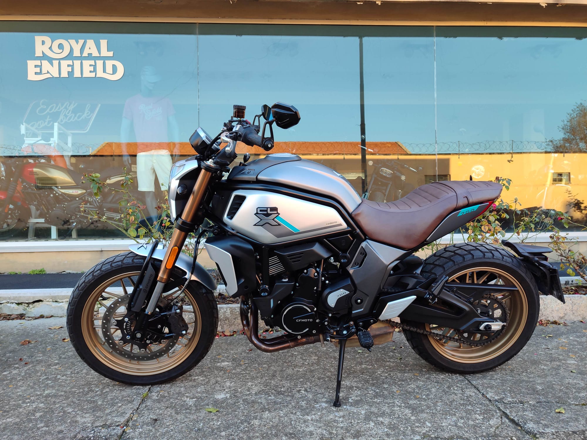 CF MOTO 700CL-X HERITAGE - pochi Km - immagine 2