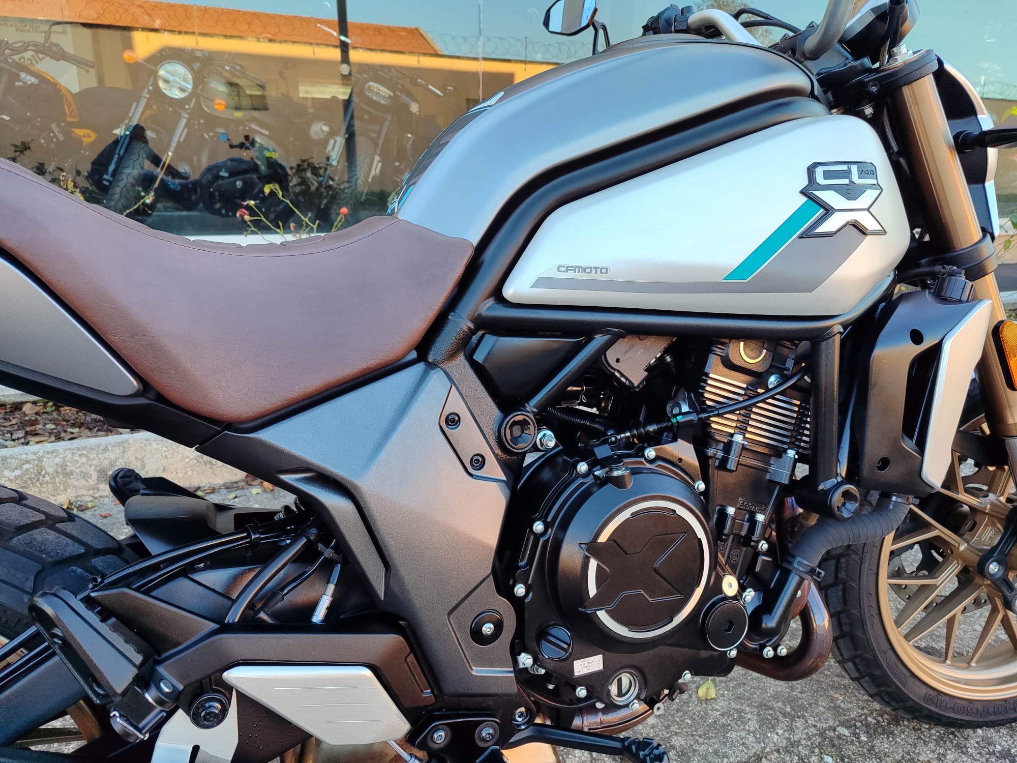 CF MOTO 700CL-X HERITAGE - pochi Km - immagine 4