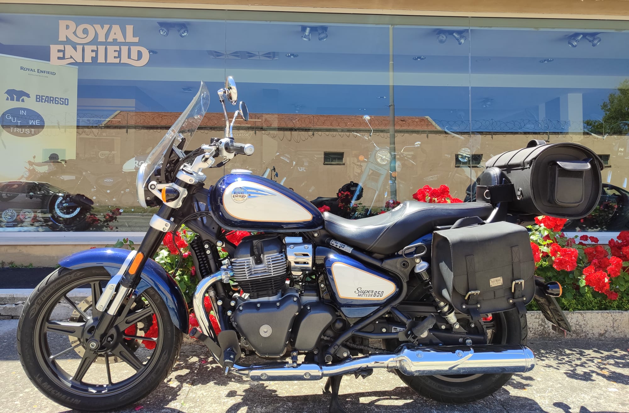 Royal Enfield Super Meteor 650 Celestial Blue Tagliandata 100% - garanzia 12 mesi - finanziabile - immagine 2