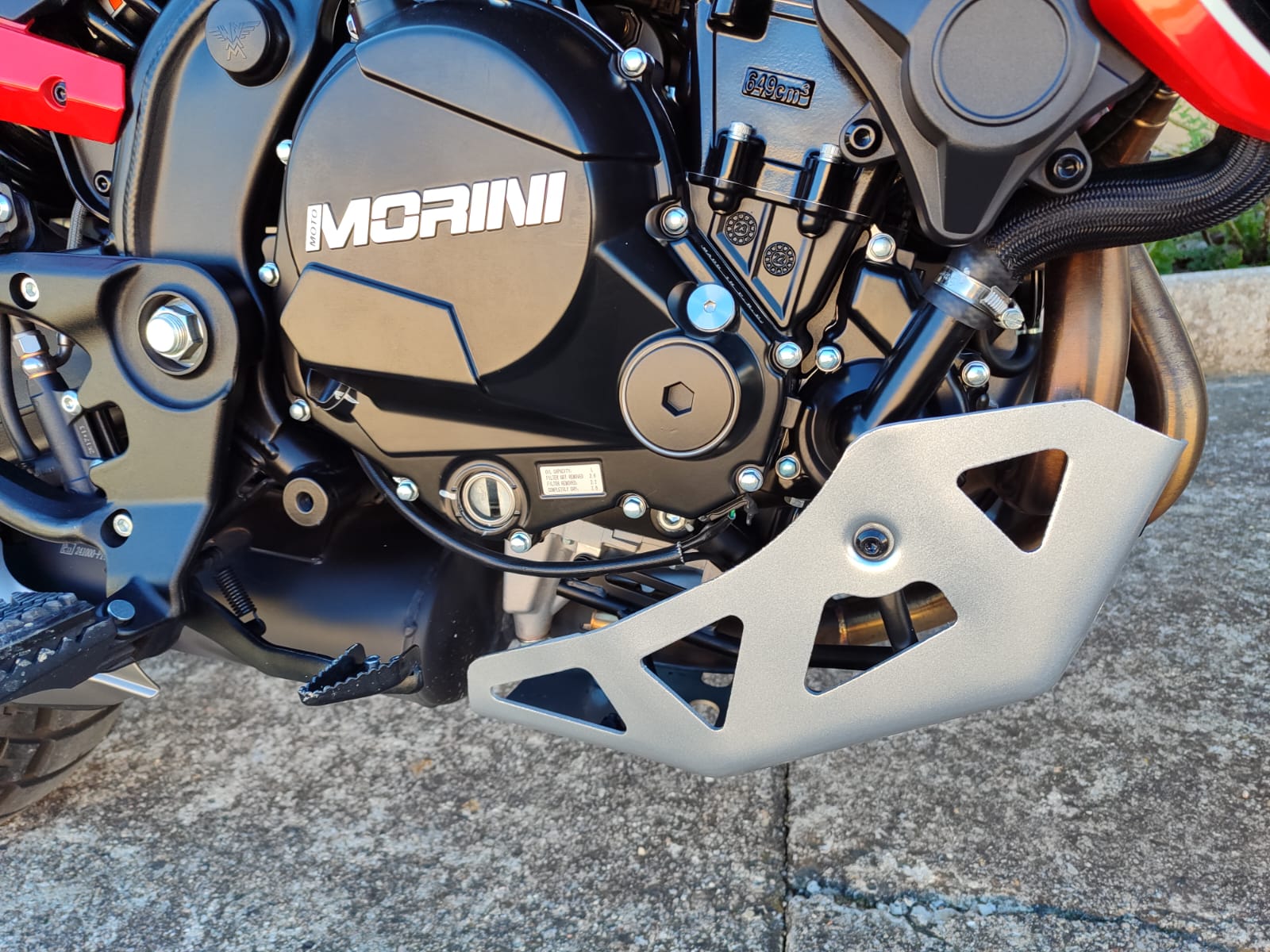 Moto Morini X Cape 650 Gold Wheels - Seminuova - Pluriaccessoriata - Km 3980 - immagine 5