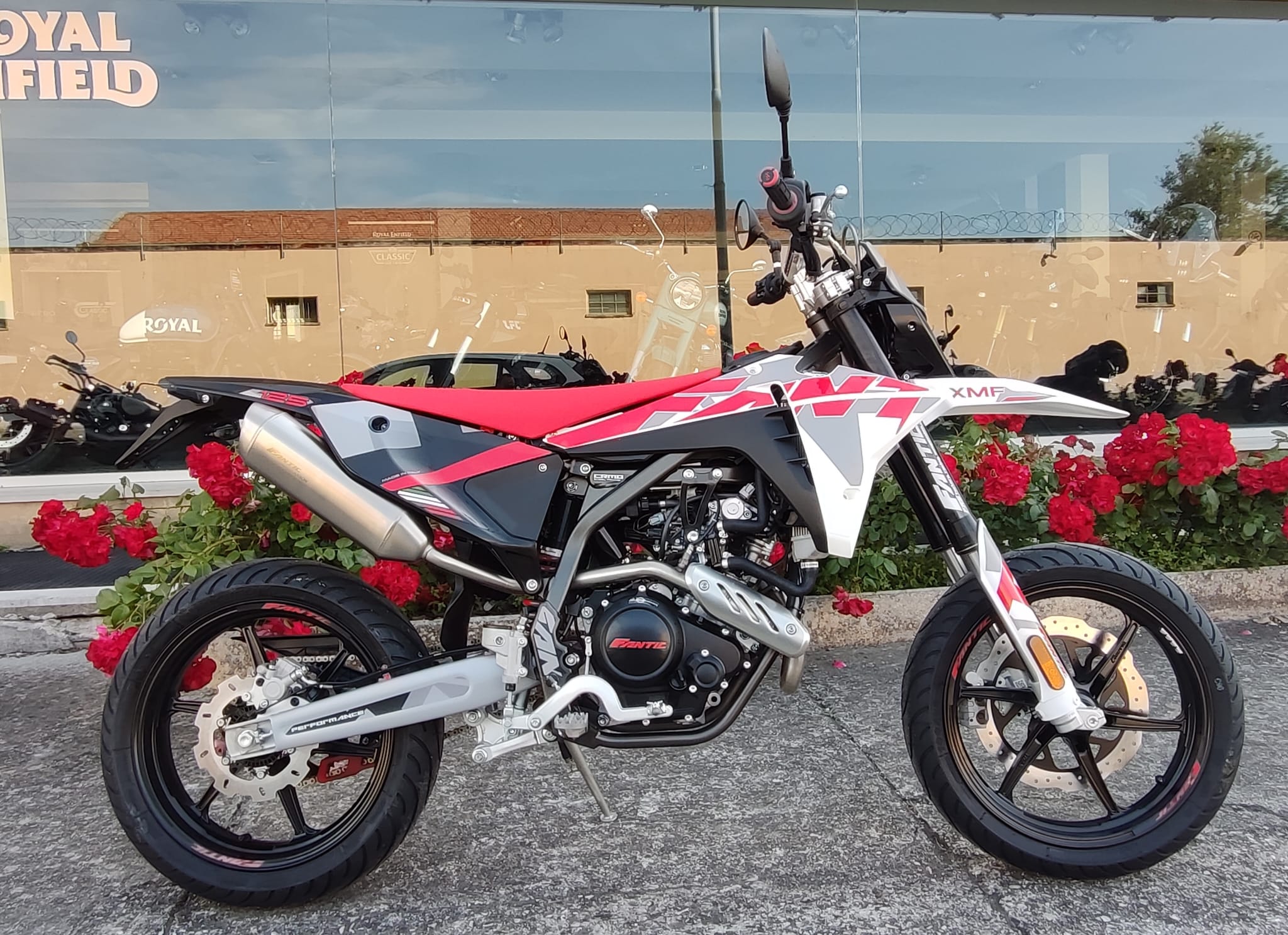 Fantic XMF 125 Motard Performance m.y.2026 restyling Promo Winter - immagine 2