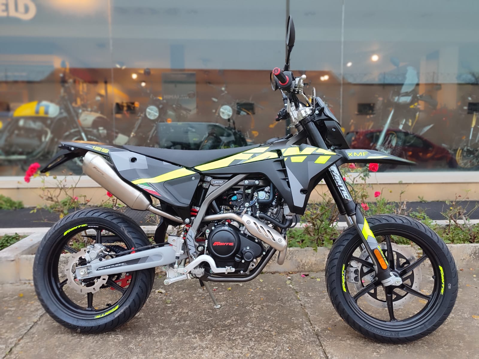 Fantic XMF 125 Motard Performance m.y.2026 restyling Promo Winter - immagine 3